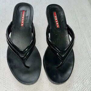 Prada black patent thong sanda